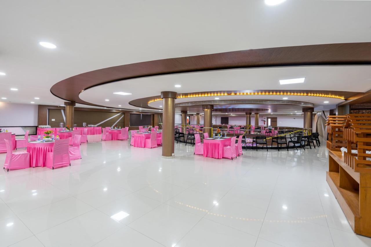 Jalashray Resort Nadiād Εξωτερικό φωτογραφία