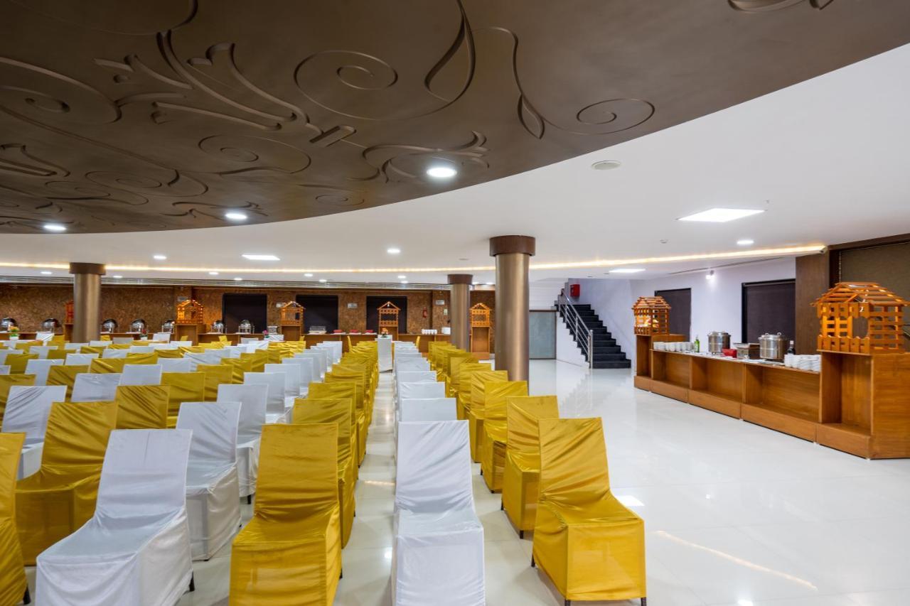 Jalashray Resort Nadiād Εξωτερικό φωτογραφία