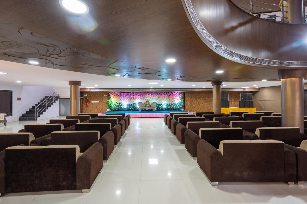 Jalashray Resort Nadiād Εξωτερικό φωτογραφία